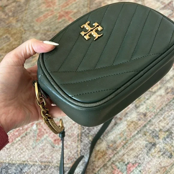 Tory Burch Kira Chevron Small Camera Bag - Picture 7 of 7
